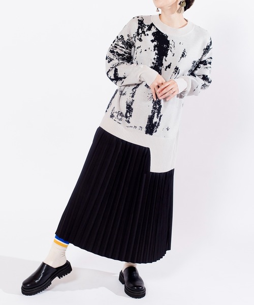 OSMOSIS（オズモーシス）の「プリーツ切替ニットワンピース（ワンピース・レディース・ライトグレー/ダークグレー/ブラック・ONE SIZE）」の4枚目の写真