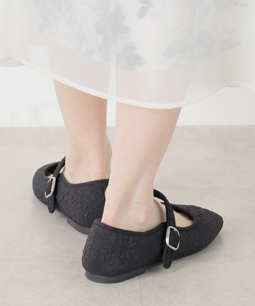 Honeys（ハニーズ）の「ベルト付フラットシューズ（パンプス・レディース・ブラック系その他/ブラック/シルバー・23.0/24.0/22.5/23.5/24.5/25.0）」の7枚目の写真