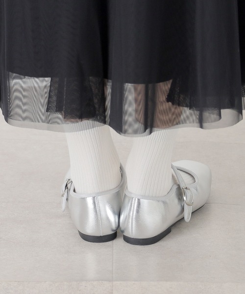 Honeys（ハニーズ）の「ベルト付フラットシューズ（パンプス・レディース・ブラック系その他/ブラック/シルバー・23.0/24.0/22.5/23.5/24.5/25.0）」の18枚目の写真