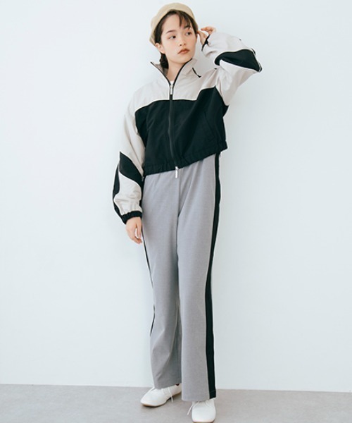 pom ponette junior（ポンポネットジュニア）の「【AMI】サイドラインサロペット（サロペット/オーバーオール・キッズ・ライトグレー/ブラック・L/M）」の10枚目の写真
