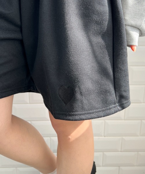 √nuage(ルートニュアージュ)の「ハート刺繍スウェットショートパンツ(スウェットパンツ・レディース・グレー/ブラック/ライトブルー・FREE)」の10枚目の写真
