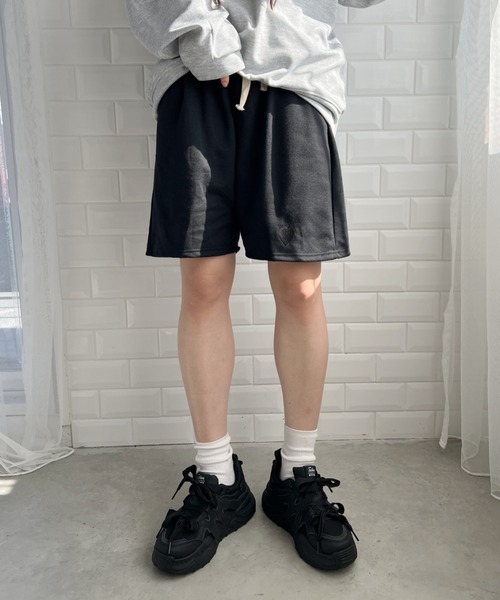 √nuage(ルートニュアージュ)の「ハート刺繍スウェットショートパンツ(スウェットパンツ・レディース・グレー/ブラック/ライトブルー・FREE)」の8枚目の写真
