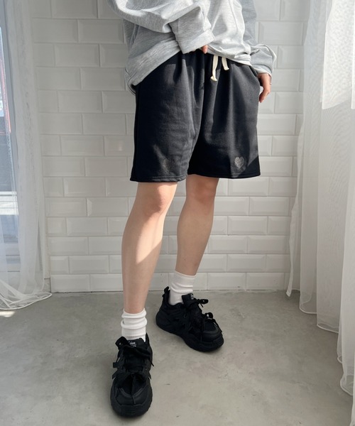 √nuage(ルートニュアージュ)の「ハート刺繍スウェットショートパンツ(スウェットパンツ・レディース・グレー/ブラック/ライトブルー・FREE)」の9枚目の写真