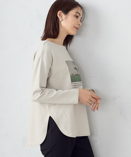 COMME CA ISM(コムサイズム)の「フォトプリント 長袖 カットソー(Tシャツ/カットソー・レディース・ベージュ/ホワイト・M/L)」の7枚目の写真
