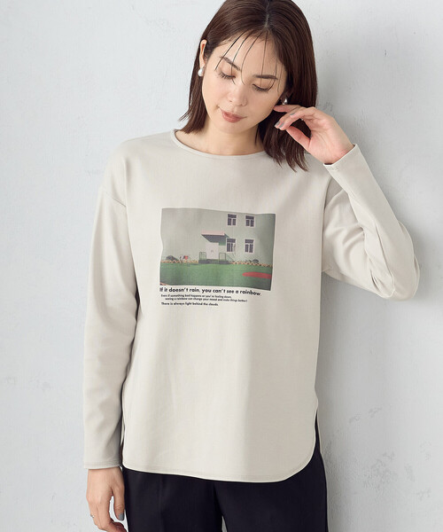 COMME CA ISM(コムサイズム)の「フォトプリント 長袖 カットソー(Tシャツ/カットソー・レディース・ベージュ/ホワイト・M/L)」の8枚目の写真