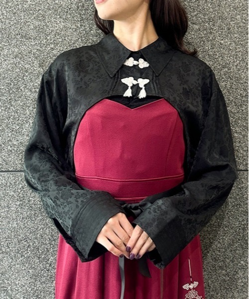 axes femme（アクシーズファム）の「チャイナ釦付ボレロ風ブラウス