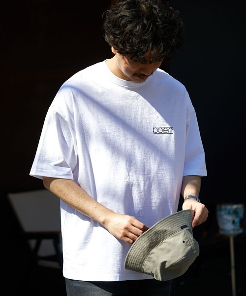 POLeR(ポーラー)の「限定展開 POLeR×FREAK'S STORE/ポーラー 別注 ビッグシルエット バックプリント クルーネックTシャツ(Tシャツ/カットソー・メンズ・ネイビー/アッシュグレー/スミクロ/グレイッシュベージュ/ホワイト・SMALL/LARGE/MEDIUM)」の18枚目の写真