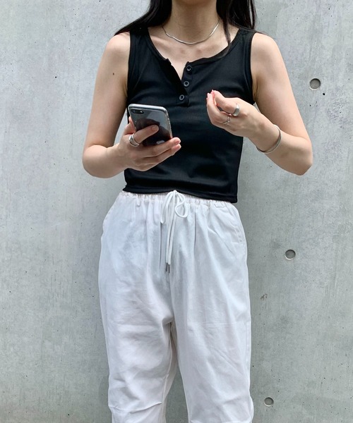 SHEPP(シープ)の「ヘンリーネック タンクトップ(タンクトップ・レディース・ホワイト/ブラック/グレー・L/M/S)」の17枚目の写真