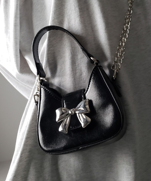 me+em select(ミームセレクト)の「※※【 2color 】バックルリボンミニショルダーチェーンバッグ / buckle ribbon mini shoulder chain bag(ショルダーバッグ・レディース・ブラック/シルバー・FREE)」の11枚目の写真