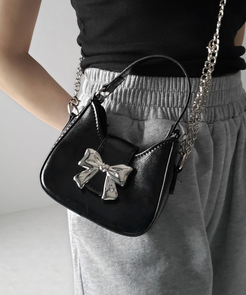 me+em select(ミームセレクト)の「※※【 2color 】バックルリボンミニショルダーチェーンバッグ / buckle ribbon mini shoulder chain bag(ショルダーバッグ・レディース・ブラック/シルバー・FREE)」の15枚目の写真