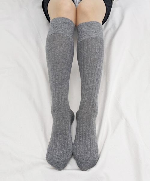 RUBY AND YOU（ルビーアンドユー）の「［select］リブハイソックス（ソックス/靴下・レディース・ダークグレー/ベージュ/ホワイト/ブラウン/グレー/ブラック・FREE）」の3枚目の写真