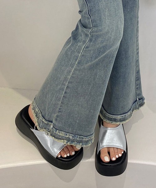 Miniministore(ミニミニストア)の「厚底サンダル ミュールサンダル 夏 美脚(サンダル・レディース・シルバー/ブラック/ホワイト・22.5cm/23.0cm/23.5cm/24.0cm/24.5cm/25.0cm)」の11枚目の写真