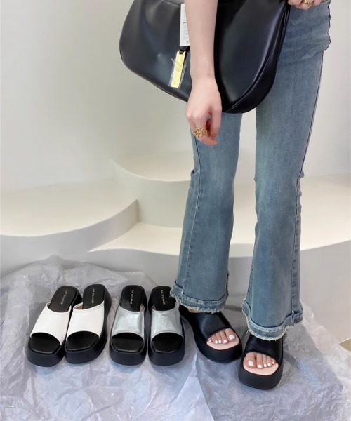 Miniministore(ミニミニストア)の「厚底サンダル ミュールサンダル 夏 美脚(サンダル・レディース・シルバー/ブラック/ホワイト・22.5cm/23.0cm/23.5cm/24.0cm/24.5cm/25.0cm)」の20枚目の写真