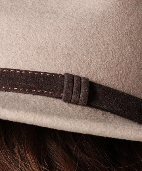 ROSE BUD（ローズバッド）の「（SORBATTI) F115/3014-444FELT HAT（ハット・レディース・ブラック/ベージュ/ダークグリーン・ONE SIZE）」の4枚目の写真