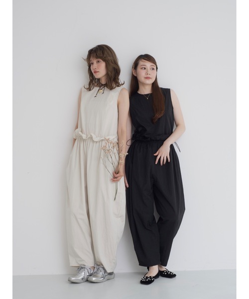 JUMELLE（ジュメロ）の「taffeta all in one（サロペット/オーバーオール・レディース・アイボリー/ブラック・MEDIUM）」の5枚目の写真