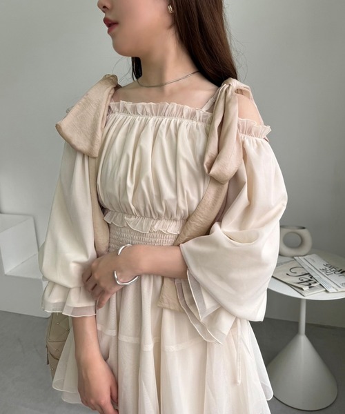 one after another NICE CLAUP（ワンアフターアナザーナイスクラップ）の「リボン取り外しできる/肩リボンチュニック（シャツ/ブラウス・レディース・チャコールグレー/ブラック系その他/アイボリー/ホワイト系その他・FREE）」の17枚目の写真