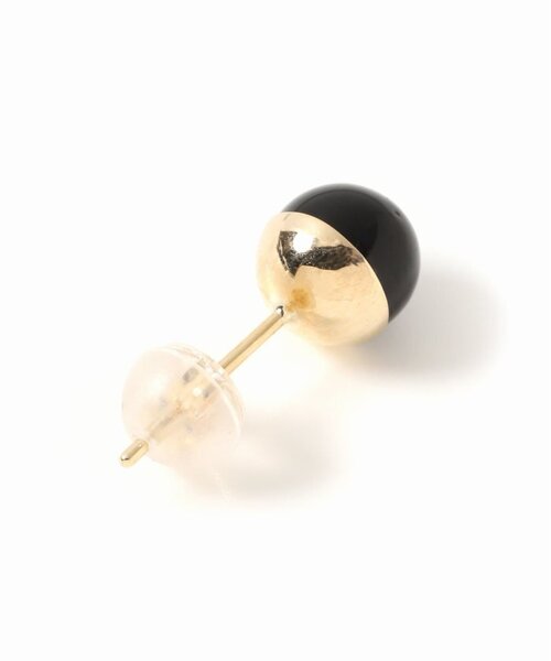 Lilas(リラ)の「オニキス6mmカップボールピアス K10(両耳)(ピアス(両耳用)・レディース・ゴールド・FREE)」の7枚目の写真