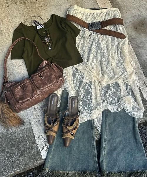 SPINNS（スピンズ）の「デニムと合わせて可愛い♪ イレヘムレースロングスカート（スカート・レディース・ホワイト/ブラック/アイボリー・ONESIZE）」の22枚目の写真