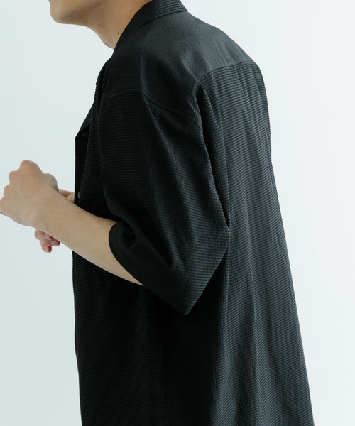 ITEMS URBANRESEARCH(アイテムズ アーバンリサーチ)の「『セットアップ対応』シアサッカースナップOPENカラー半袖シャツ(シャツ/ブラウス・メンズ・ブラック/ブラウン/ネイビー・MEDIUM/LARGE)」の8枚目の写真