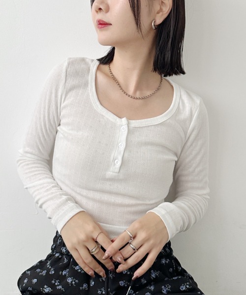 CLEA（クレア）の「プチフラワーコンパクトリブトップス（Tシャツ/カットソー・レディース・ホワイト/アイボリー/ブルー/イエロー・FREE）」の5枚目の写真