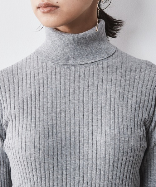 CHIC STYLE（シックスタイル）の「 袖口フレア薄手タートルネックプルオーバー ＜大きいサイズ有＞シックスタイル　（ニット/セーター・レディース・グレー/ブラック・M/L/LL/3L/4L/5L）」の3枚目の写真