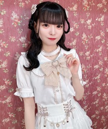 パールチェーンリボンブローチ付ブラウス