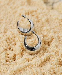【ANNIKA INEZ】ツイストフープピアス/SML TWINE HOOPS ANNIKA INEZ】ツイストフープピアス/SML TWINE HOOPS ANNIKA