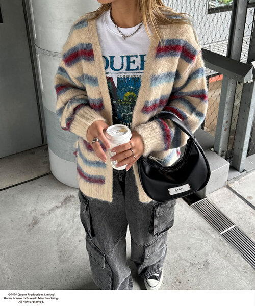 CIAOPANIC（チャオパニック）の「肩スリットボーダーカーディガン（カーディガン/ボレロ・レディース・レッド/ベージュ/オフホワイト/グレー/ブラック・ONE SIZE）」の2枚目の写真