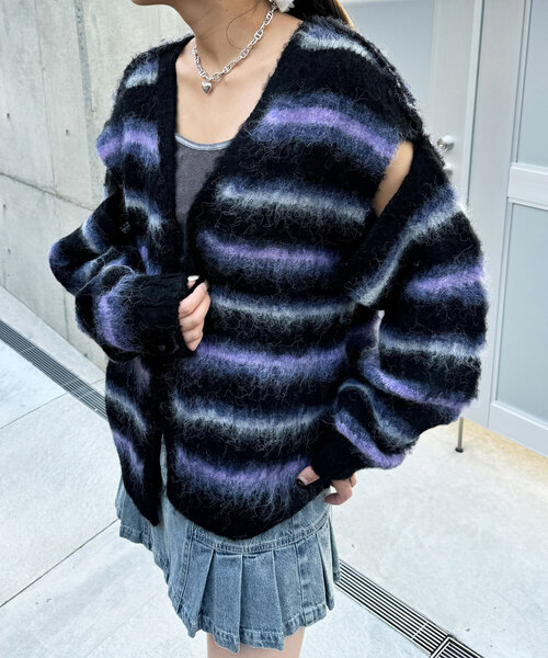 CIAOPANIC（チャオパニック）の「肩スリットボーダーカーディガン（カーディガン/ボレロ・レディース・レッド/ベージュ/オフホワイト/グレー/ブラック・ONE SIZE）」の3枚目の写真