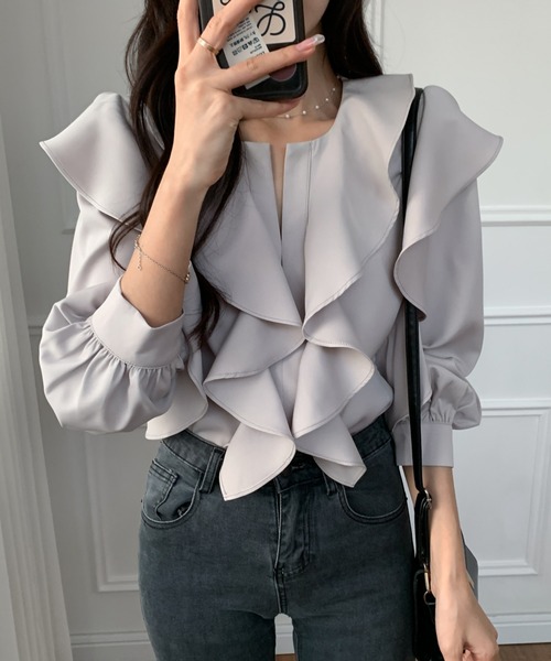 ECLIN（エクラン）の「キーネックフリルブラウス（シャツ/ブラウス・レディース・ホワイト/ブラック/グレー・M/L/XL）」の10枚目の写真