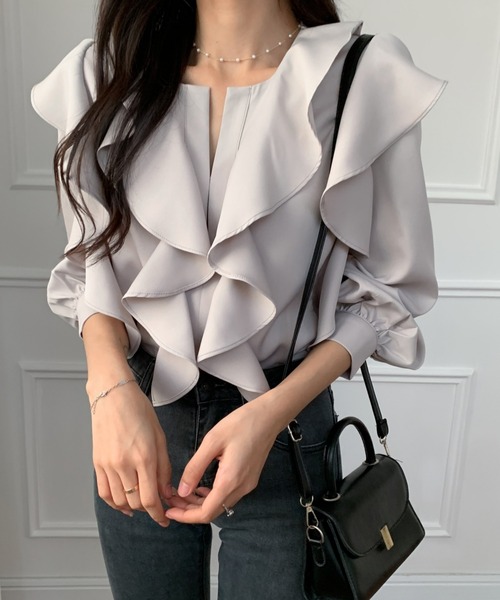 ECLIN（エクラン）の「キーネックフリルブラウス（シャツ/ブラウス・レディース・ホワイト/ブラック/グレー・M/L/XL）」の13枚目の写真