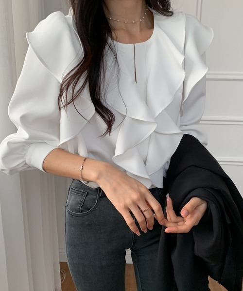 ECLIN（エクラン）の「キーネックフリルブラウス（シャツ/ブラウス・レディース・ホワイト/ブラック/グレー・M/L/XL）」の17枚目の写真