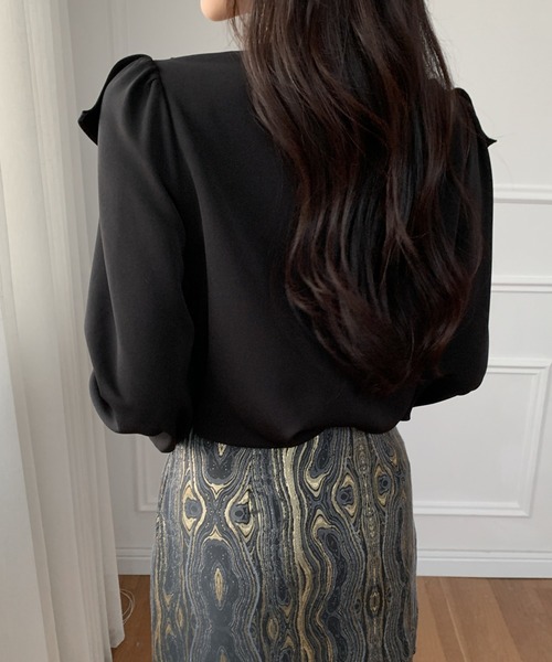 ECLIN（エクラン）の「キーネックフリルブラウス（シャツ/ブラウス・レディース・ホワイト/ブラック/グレー・M/L/XL）」の7枚目の写真