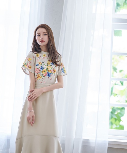 セール/ブランド古着】半袖ワンピース（ワンピース）｜emiriawiz  