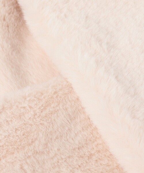 Ray BEAMS(レイビームス)の「フェイク ファー スヌード(マフラー・レディース・オフホワイト/その他/ブラック・ONE SIZE)」の9枚目の写真