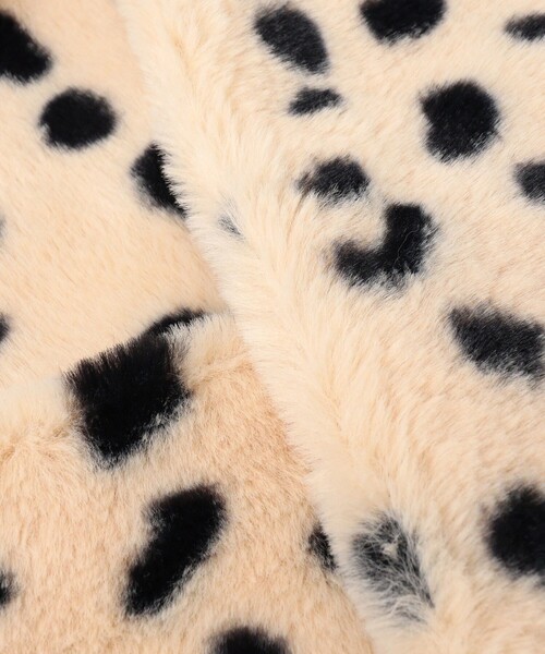 Ray BEAMS(レイビームス)の「フェイク ファー スヌード(マフラー・レディース・オフホワイト/その他/ブラック・ONE SIZE)」の17枚目の写真