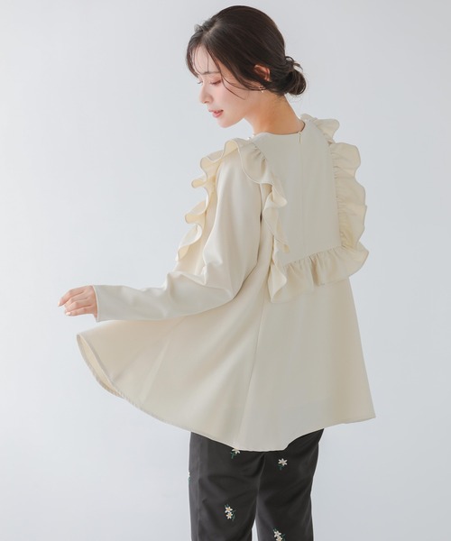 Fit more(フィットモア)の「スクエアフリルVネックパールトップス(シャツ/ブラウス・レディース・ピンク/アイボリー/ネイビー・FREE)」の22枚目の写真