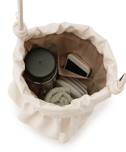 OPAQUE.CLIP（オペークドットクリップ）の「◆【長さ調整可能】合皮ティアードフリルミニショルダーバッグ（ショルダーバッグ・レディース・アイボリー/ブラック/チャコールグレー・00）」の12枚目の写真