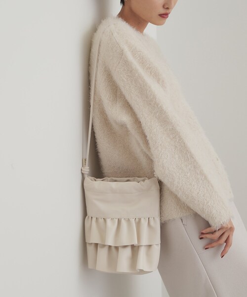 OPAQUE.CLIP（オペークドットクリップ）の「◆【長さ調整可能】合皮ティアードフリルミニショルダーバッグ（ショルダーバッグ・レディース・アイボリー/ブラック/チャコールグレー・00）」の20枚目の写真