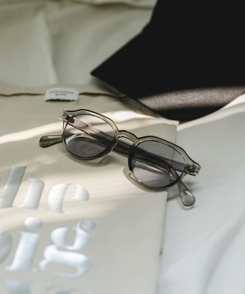 URBAN RESEARCH DOORS（アーバンリサーチドアーズ）の「UVカットサングラス（メガネ・レディース・ブラック系その他/グレー系その他・ONE）」の2枚目の写真