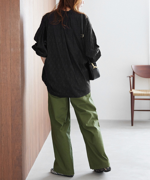 JOURNAL STANDARD relume（ジャーナルスタンダード　レリューム）の「《追加2》コットンジャガードギャザーブラウス（シャツ/ブラウス・レディース・ブラック/ホワイト・FREE）」の5枚目の写真