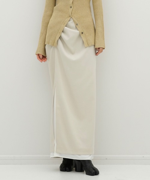 Reurie'（レウリィ）の「オリジナルサイドギャザーロングスリットスカート／original side gather long slit skirt ロング丈 Iライン タイト きれいめ 大人カジュアル レディライク シンプル オフィスカジュアルブラウン 茶 グレー ブラック 黒（スカート・レディース・グレー/ブラック/ブラウン・FREE）」の9枚目の写真