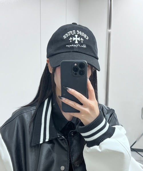 Figments（フィグメンツ）の「ゴシックロゴキャップ（キャップ・レディース・グレー/ブラック・FREE）」の5枚目の写真