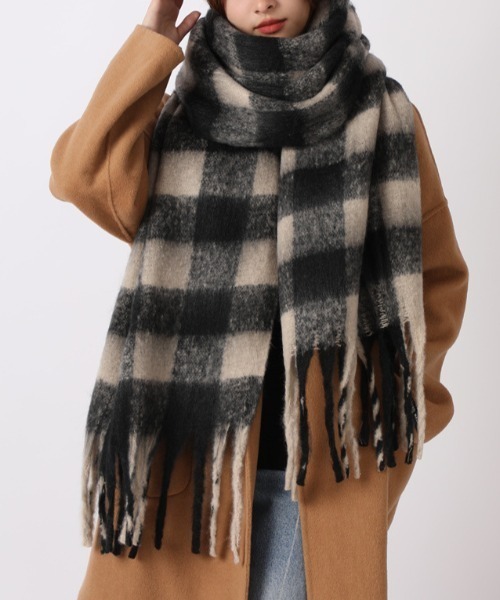 Vipoa（ヴィポア）の「配色チェックマフラー（マフラー・レディース・ブラック/ピンク/ブルー・FREE）」の7枚目の写真