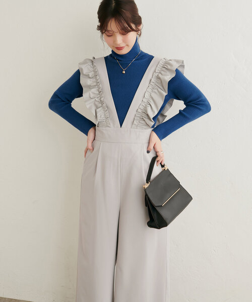 natural couture(ナチュラルクチュール)の「【WEB限定】異素材フリルVネックサロペ(その他パンツ・レディース・ブラウン/グレイッシュベージュ/ブラック・LARGE/MEDIUM)」の3枚目の写真