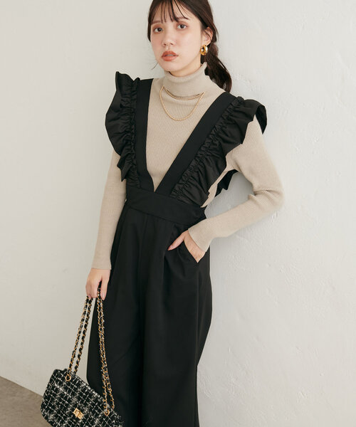 natural couture(ナチュラルクチュール)の「【WEB限定】異素材フリルVネックサロペ(その他パンツ・レディース・ブラウン/グレイッシュベージュ/ブラック・LARGE/MEDIUM)」の5枚目の写真