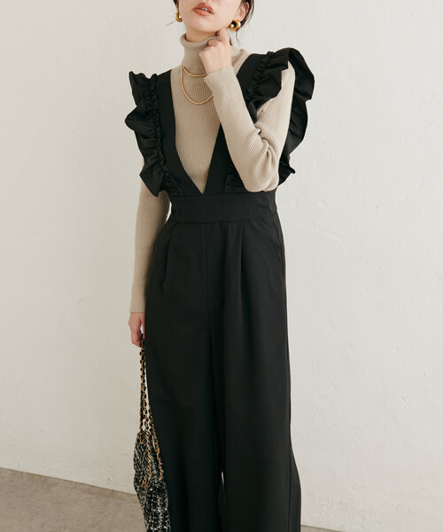 natural couture(ナチュラルクチュール)の「【WEB限定】異素材フリルVネックサロペ(その他パンツ・レディース・ブラウン/グレイッシュベージュ/ブラック・LARGE/MEDIUM)」の6枚目の写真