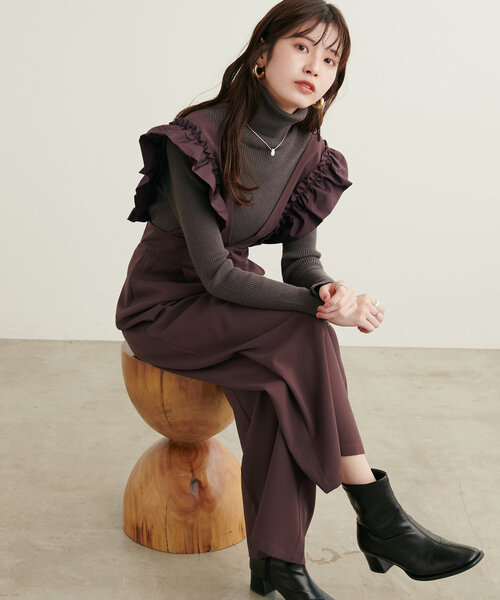 natural couture(ナチュラルクチュール)の「【WEB限定】異素材フリルVネックサロペ(その他パンツ・レディース・ブラウン/グレイッシュベージュ/ブラック・LARGE/MEDIUM)」の13枚目の写真
