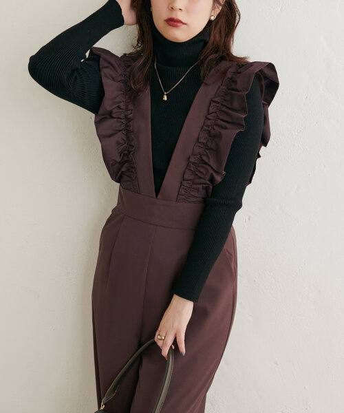 natural couture(ナチュラルクチュール)の「【WEB限定】異素材フリルVネックサロペ(その他パンツ・レディース・ブラウン/グレイッシュベージュ/ブラック・LARGE/MEDIUM)」の17枚目の写真