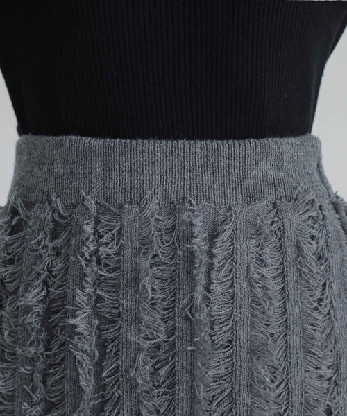n'OrLABEL（ノアールレーベル）の「『フリンジニットナロースカート』（スカート・レディース・グレー/ブラック・2/1）」の5枚目の写真